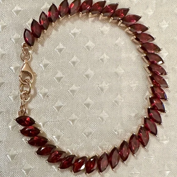 Genuine Red Garnet 18K Rose Gold over Sterling Silver Bracelet! ✨️ - Picture 3 of 8